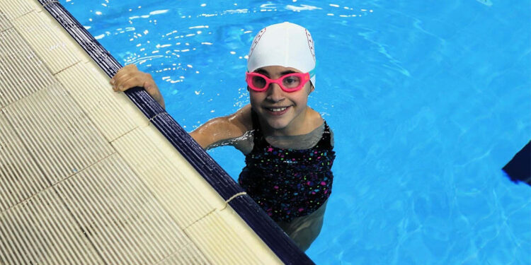 Paralimpik yüzücü Miray'a Tugay'dan davet