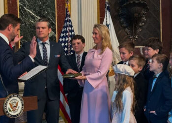 Pete Hegseth yemin edip görevine başladı