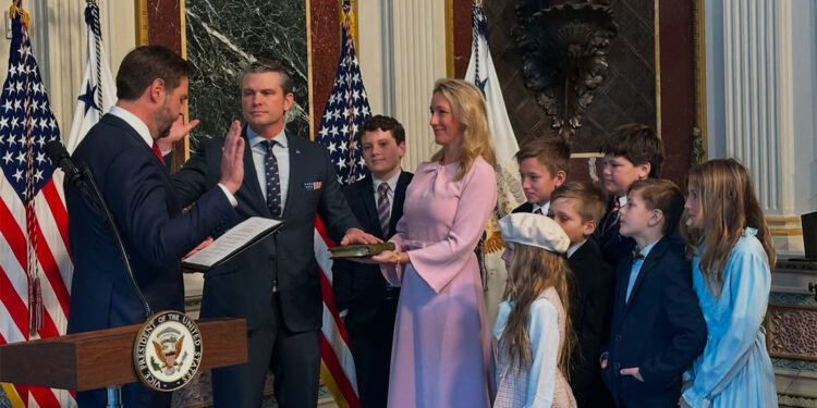 Pete Hegseth yemin edip görevine başladı