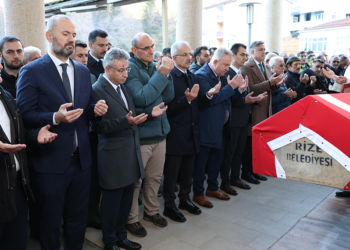 PTT saldırısında hayatını kaybeden 2 kişi toprağa verildi