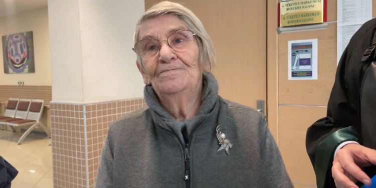 Prof. Dr. Canan Karatay, 'meslekten men' davasında hakim karşısına çıktı