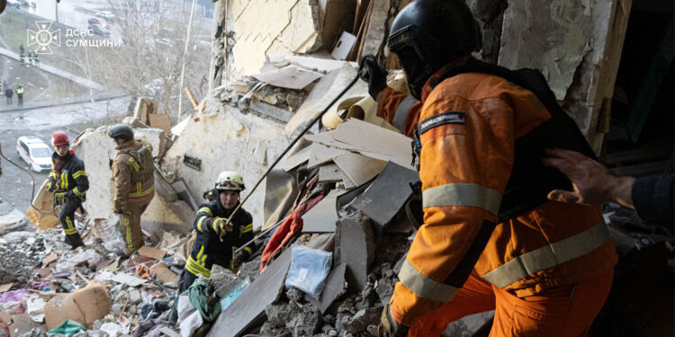 Rusya, Sumi bölgesinde bir apartmanı vurdu