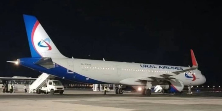 Rusya'ya ait yolcu uçağı Mısır'a acil iniş yaptı