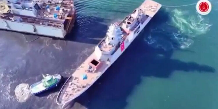 Mavi Vatan'ın yılmaz bekçileri denizle buluştu