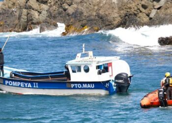 Şili'de turist teknesi battı: 7 ölü