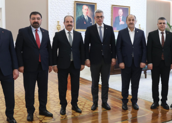 Sağlık-Sen Başkanı Doğan, Sağlık Bakanı Memişoğlu'nu ziyaret etti