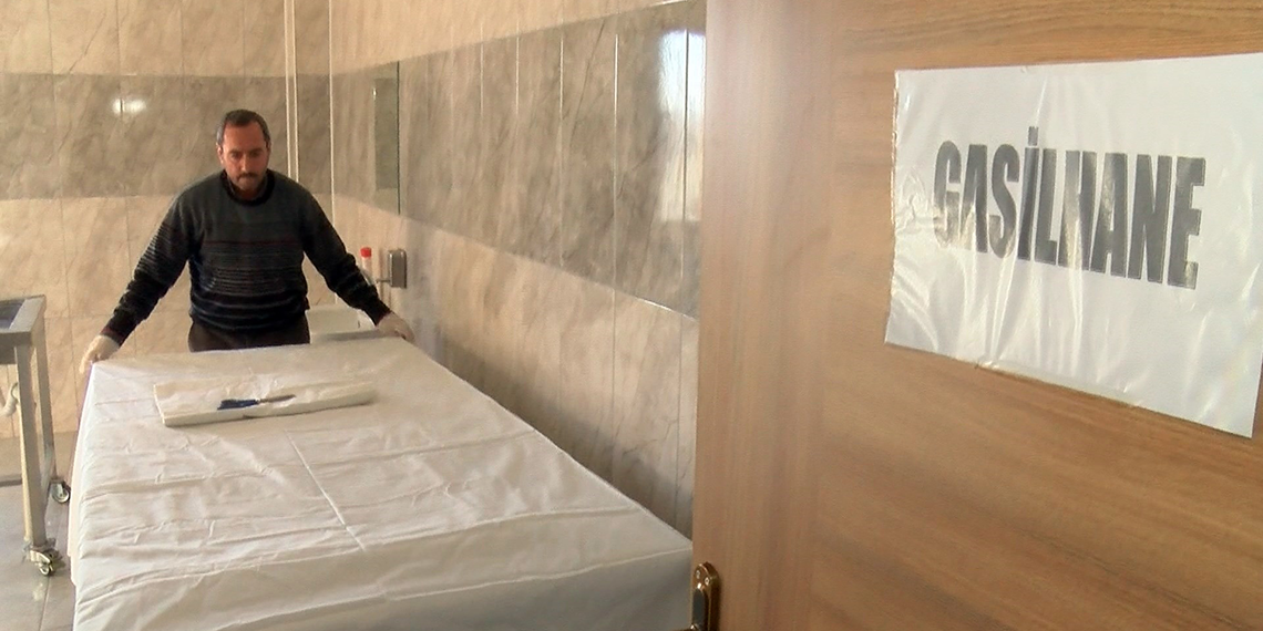 Sahipsiz kadın cenazeleri için gönüllü başladığı gassallık, mesleği oldu