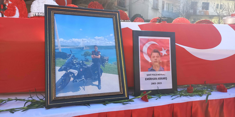 Şehit polis memuru Emirhan Aramış, son yolculuğuna uğurlandı