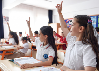 Şehit ve gazi çocuklarına ücretsiz özel okul imkanı