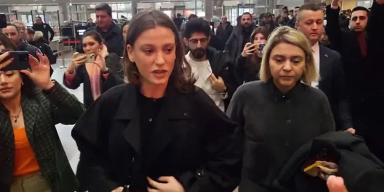 Serenay Sarıkaya ifade vermek için adliyede
