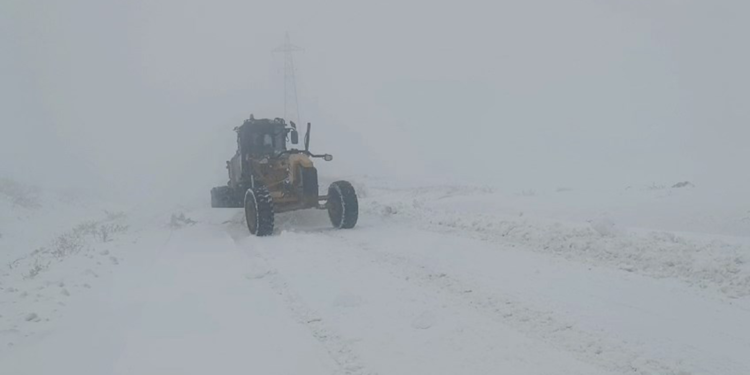 Siirt'te 32 köy yolu kardan ulaşıma kapandı