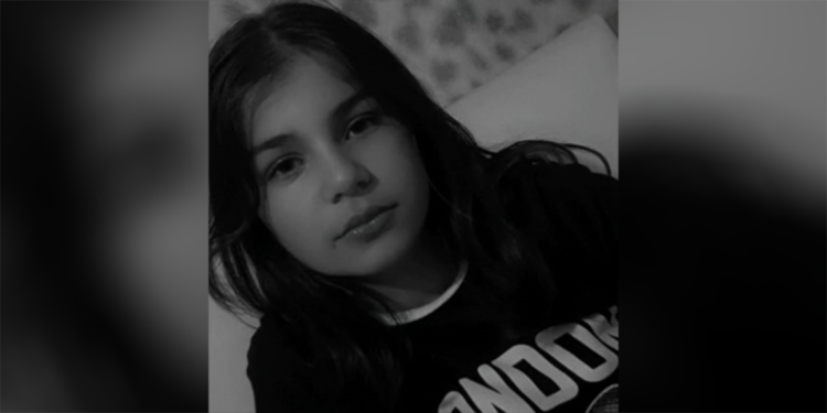 Sokak köpeklerinin saldırdığı Eslem, ağır yaralandı