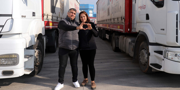 TIR şoförü çiftin hayatı yollarda geçiyor