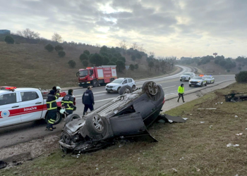 Tekirdağ'da otomobil takla attı; 2 yaralı