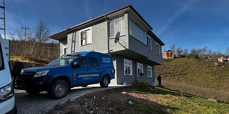 Trabzon'da soba zehirlenmesi; anne ile kızı öldü