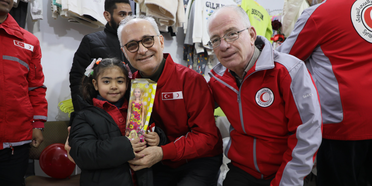 Türk Kızılay heyeti, Halep’te 'Sevgi Mağazası' açtı