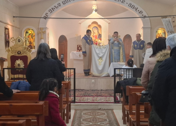 Türkiye'nin tek Ermeni mahallesinde Noel ayini