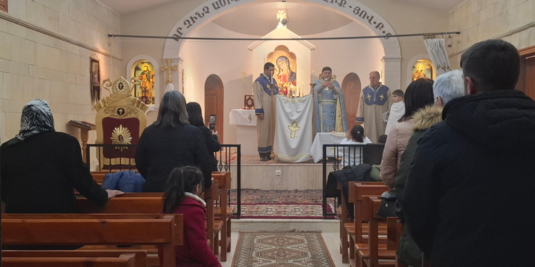 Türkiye'nin tek Ermeni mahallesinde Noel ayini