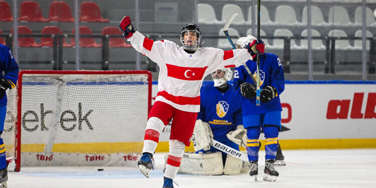 U20 Erkek Buz Hokeyi Milli Takımı Bosna Hersek’i yendi