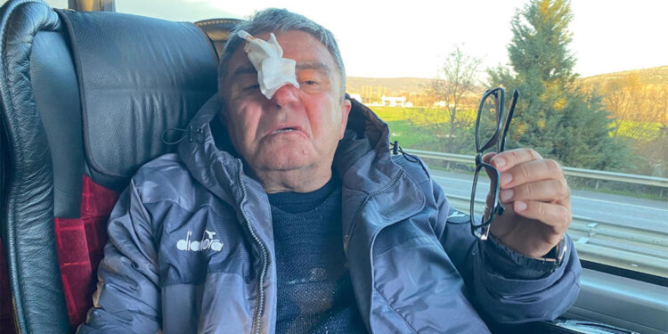 Uşakspor otobüsüne taşlı saldırı