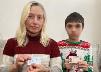Ukraynalı anne, oğluna vatandaşlık kazandırmak için mücadele veriyor