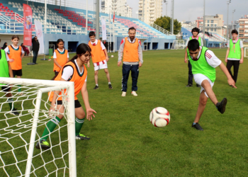 Umut'un sahada futbol oynama hayali gerçek oldu