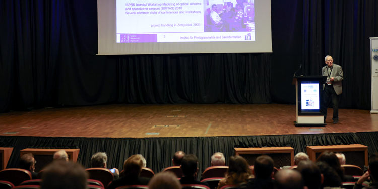'Uzaydan Topografik Haritalama Çalıştayı', bilim insanlarını bir araya getirdi