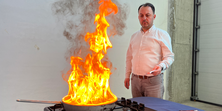 Yağ yangınlarını kısa sürede söndüren ürün geliştirildi