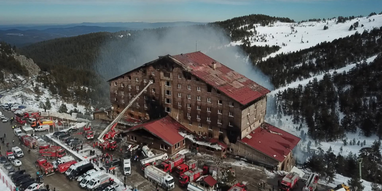 Yanan oteldeki kafe-restoran için 'yangın yeterlilik belgesi' verilmiş