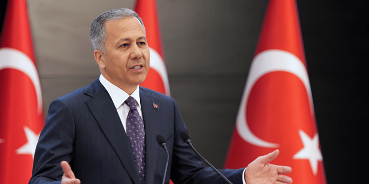 Yangın faciasında ölenlerin ailelerine hakaret eden 3 şüpheli, emniyete getirildi