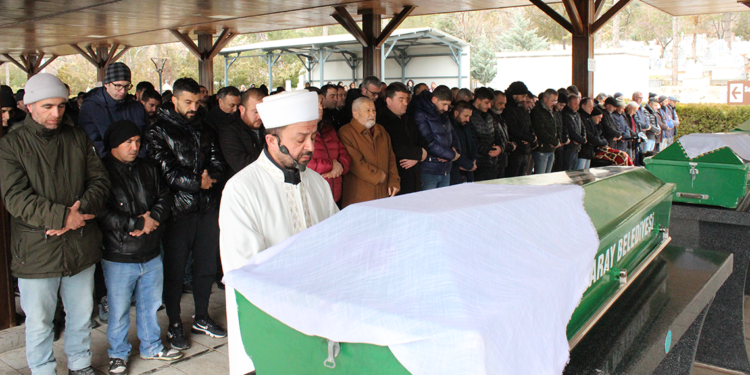 Yangında ölen 3 yaşındaki Ecrin, toprağa verildi