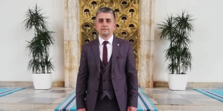 Yem karma makinesine sıkışan muhtar, hayatını kaybetti