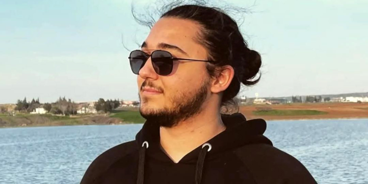 Yolda yürürken kalp krizi geçiren 19 yaşındaki Emre, öldü