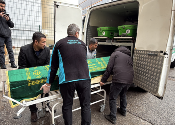 Yurtta, banyoda ölü bulunan Eren'in cenazesi İstanbul'a gönderildi
