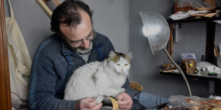 Zanaatkarlar Çarşısı'nın 'Süslü Badegül'ü