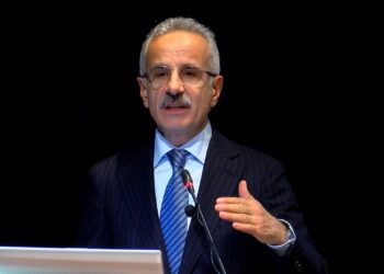 Havalimanları 230 milyon 224 bin 611 yolcuya hizmet verdi