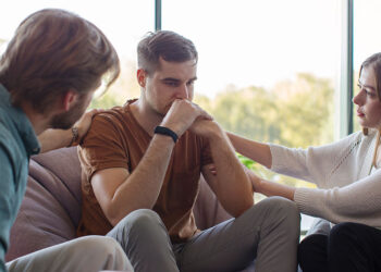 Kendi şartlarında düşünürsen, beni anlayamazsın