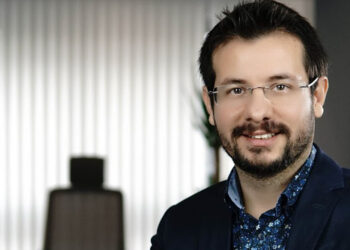 Büyük göğüsler, büyük sorunlar