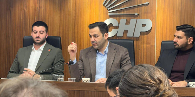 Cem Aydın'a yurtdışı çıkış yasağı