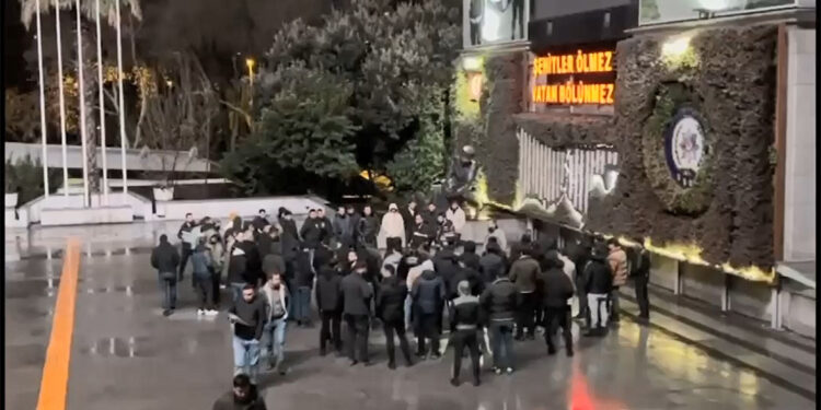 İstanbul merkezli 5 ilde FETÖ operasyonu: 19 gözaltı