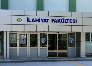 İlahiyat Fakülteleri ve mistik inançlar: Eğitim mi, inanç mı?