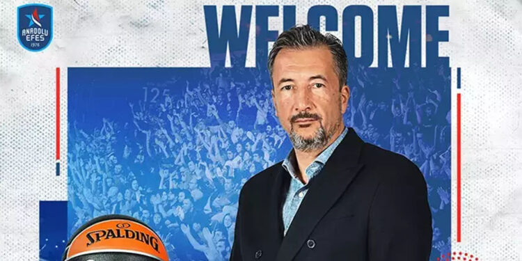 Anadolu Efes başantrenörlük görevine Luca Banchi getirildi