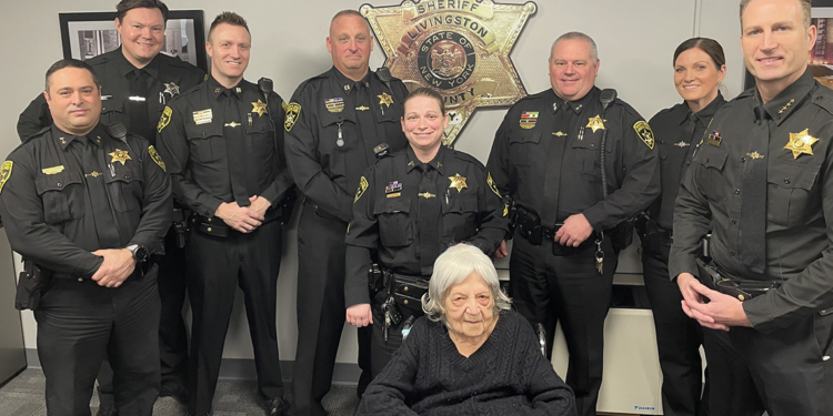 104 yaşındaki kadın doğum günü dileği için hapishaneye götürüldü