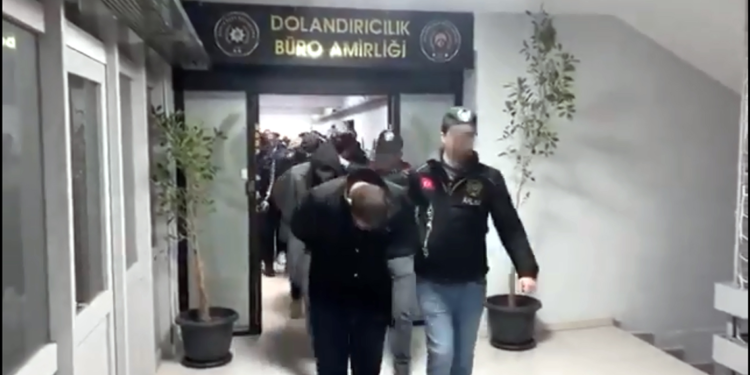 13 ilde 'Hücre-7' operasyonu: 61 tutuklama