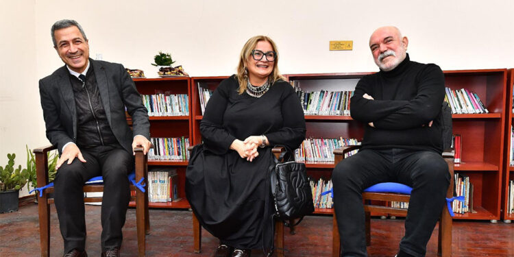 İzmir'in kitap kurtlarına Ercan Kesal'lı sürpriz