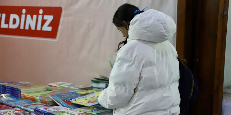 Kağıthane Kitap Fuarı başladı