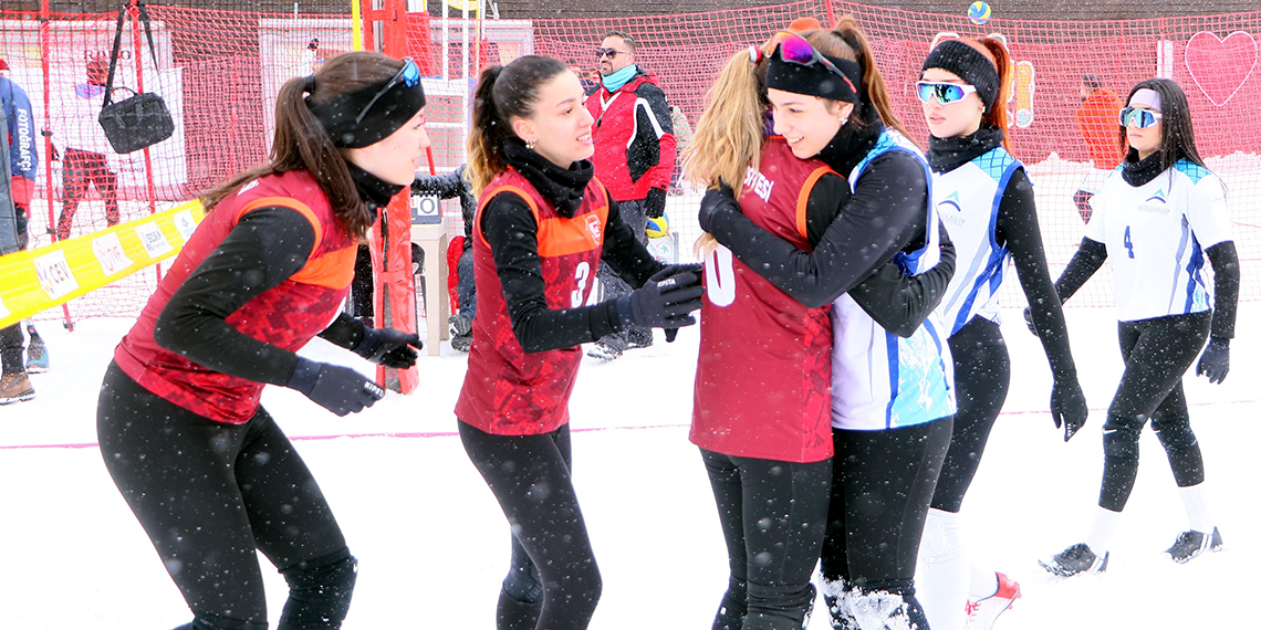 2 bin 500 rakımda 'Türkiye Kar Voleybolu Şampiyonası'