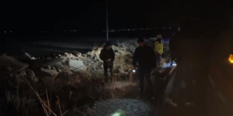 2 çocuk annesi, yol kenarında başından vurulmuş halde yaralı bulundu