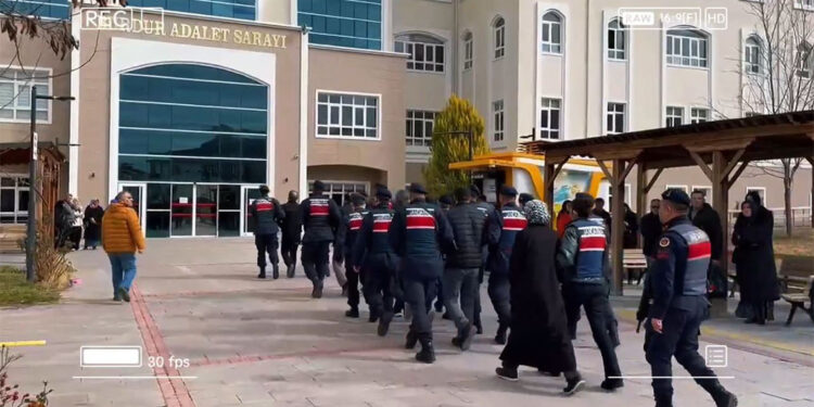 Kıskaç-38 operasyonlarında 45 şüpheli yakalandı