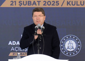 3 tane hakaret soruşturmasıyla hukuk güvenliği yok diyemezsiniz